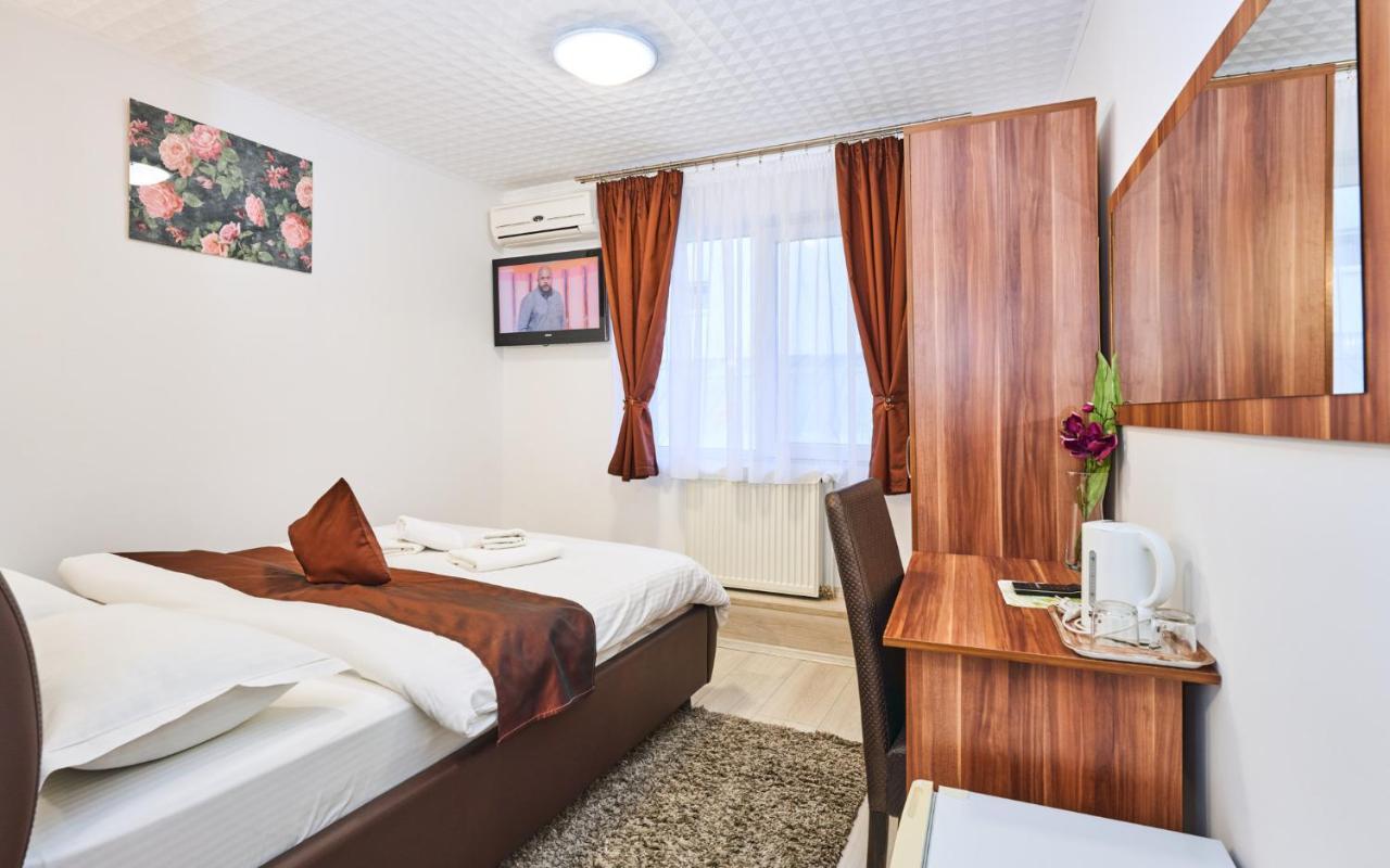 Pension Mora Cluj-Napoca Exterior photo