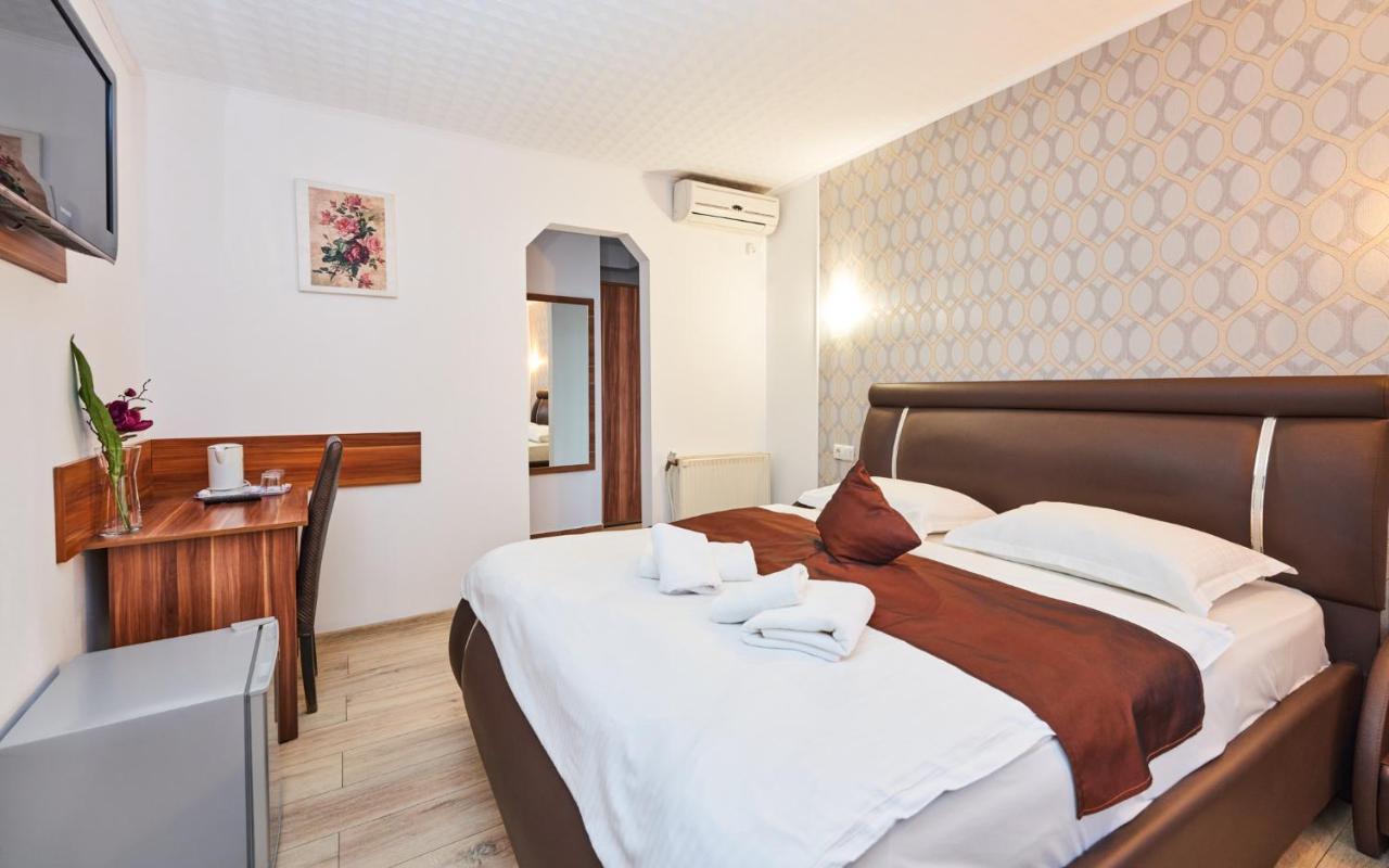 Pension Mora Cluj-Napoca Exterior photo